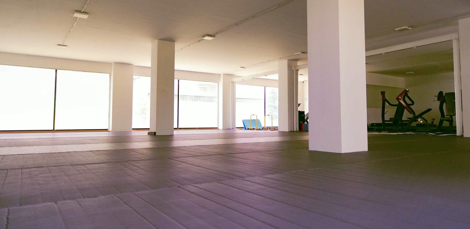 Sala amplia de entrenamiento